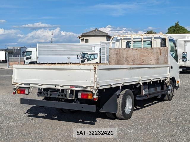 Hino DUTRO 2019-10 8524529-3