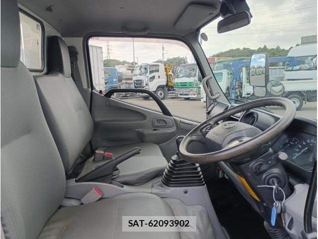 Hino DUTRO 2022-10 8524479-20