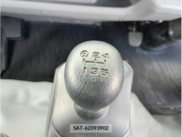Hino DUTRO 2022-10 8524479-23