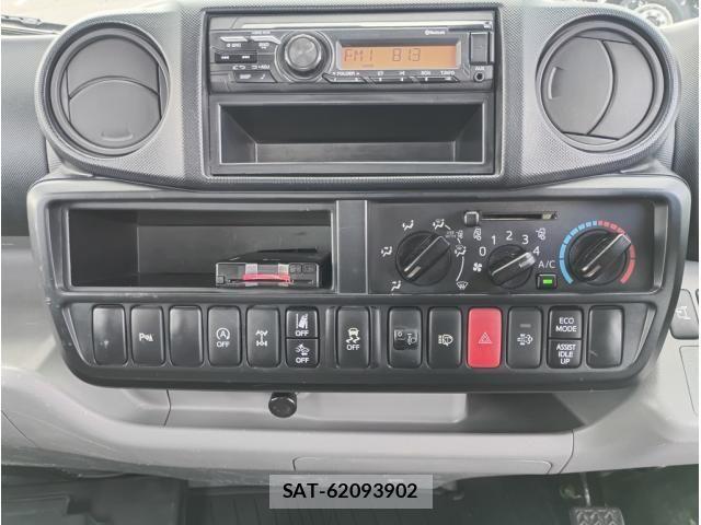 Hino DUTRO 2022-10 8524479-24