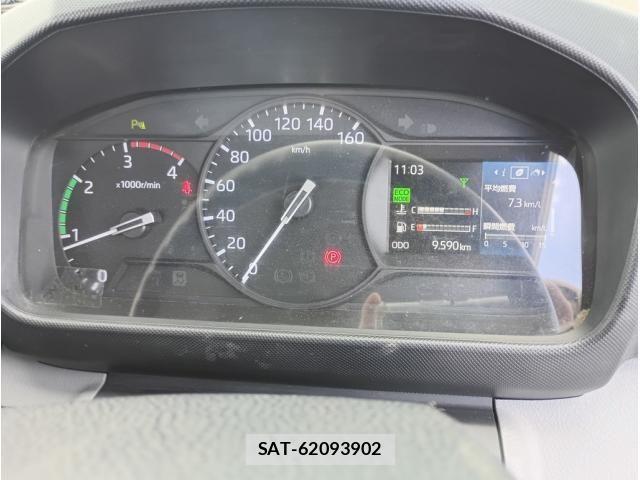 Hino DUTRO 2022-10 8524479-25