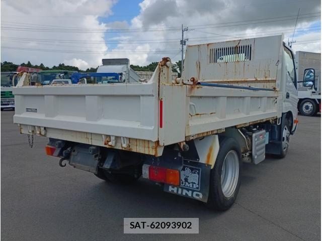Hino DUTRO 2022-10 8524479-2