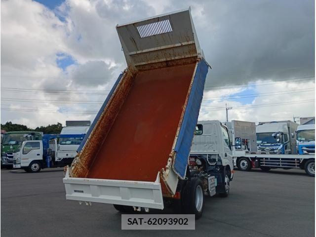Hino DUTRO 2022-10 8524479-6