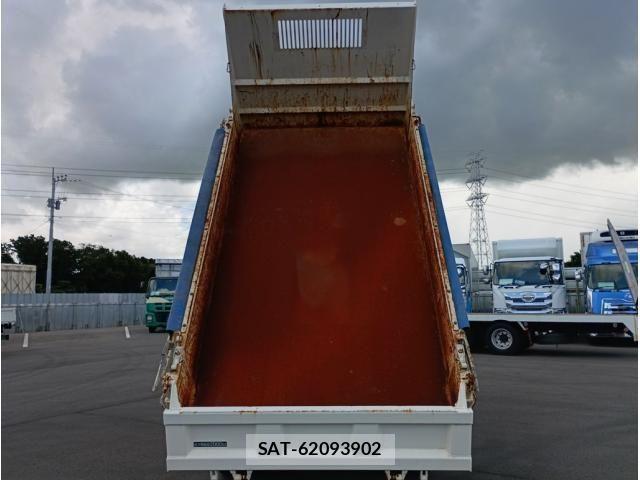 Hino DUTRO 2022-10 8524479-7