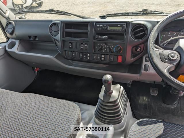 Hino DUTRO 2024-09 8524466-27