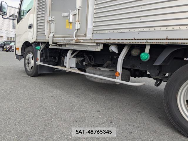 Hino DUTRO 2023-03 8524473-11