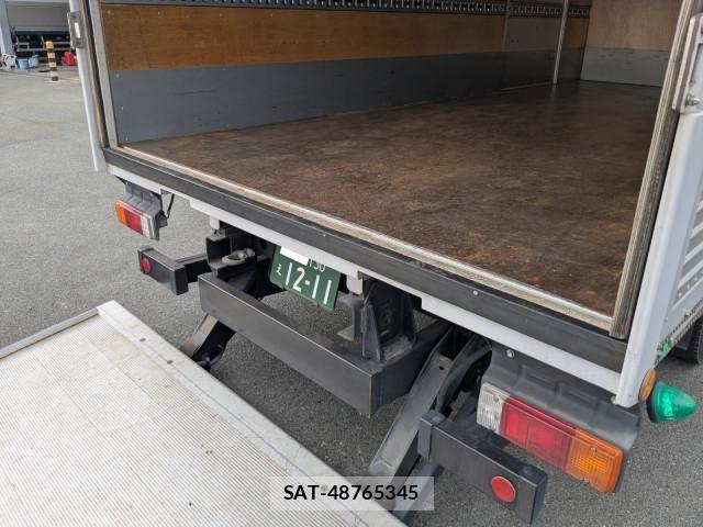 Hino DUTRO 2023-03 8524473-17