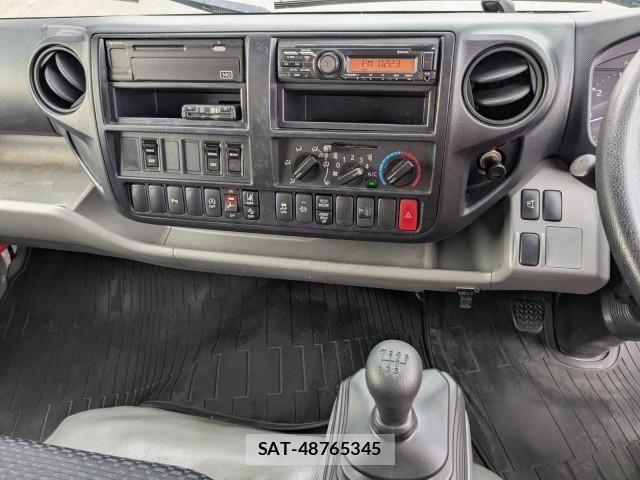Hino DUTRO 2023-03 8524473-23