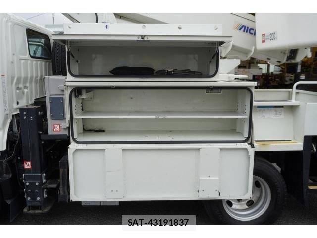 Hino DUTRO 2018-02 8524486-16