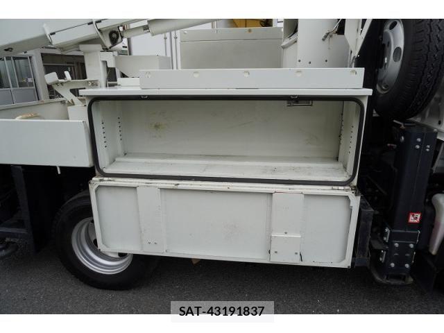 Hino DUTRO 2018-02 8524486-21