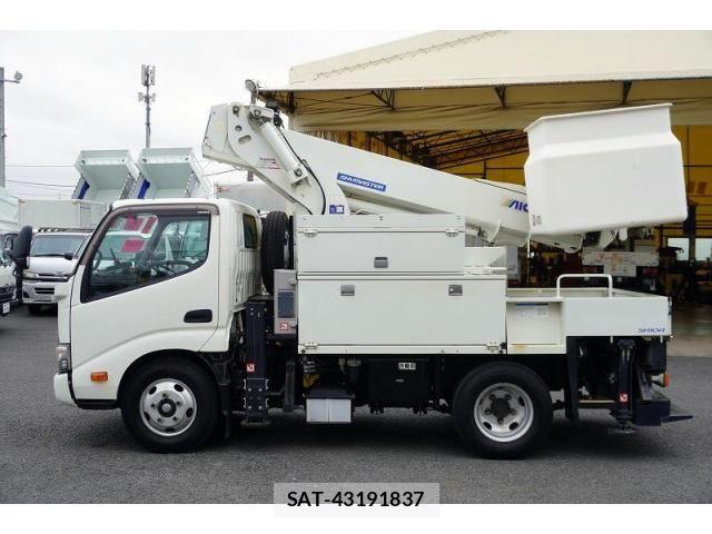 Hino DUTRO 2018-02 8524486-2