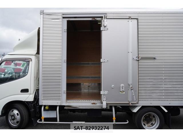 Hino DUTRO 2016-06 8524550-17