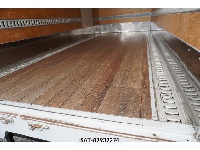 Hino DUTRO 2016-06 8524550-21