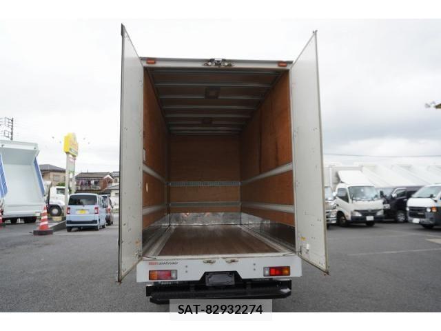 Hino DUTRO 2016-06 8524550-23