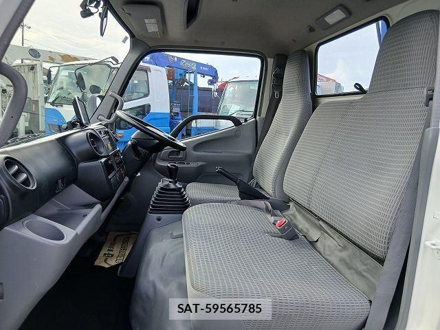 Hino DUTRO 2012-03 8524493-19