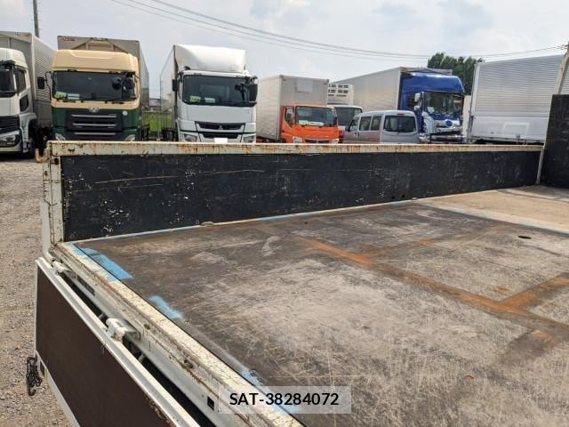 Hino DUTRO 2019-09 8524497-14