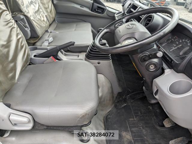 Hino DUTRO 2019-09 8524497-24