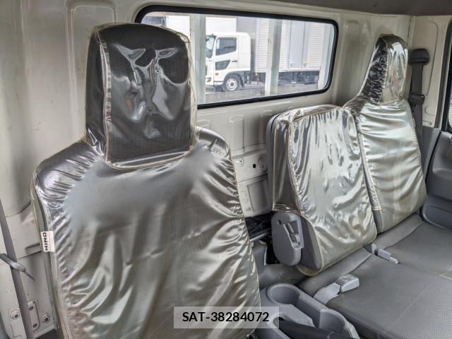 Hino DUTRO 2019-09 8524497-25