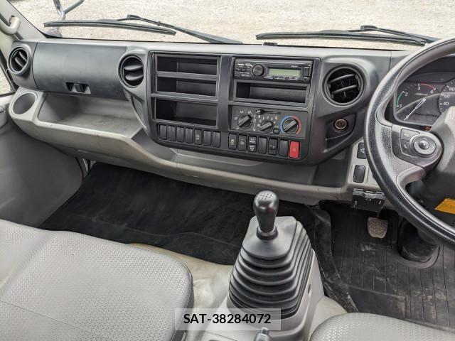 Hino DUTRO 2019-09 8524497-26