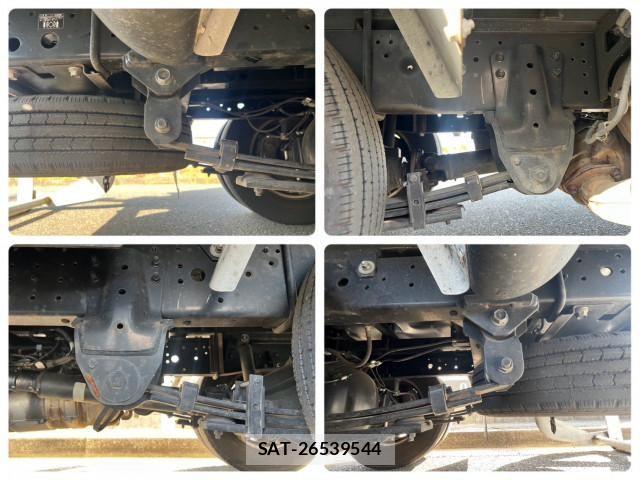 Hino DUTRO 2023-03 8524478-19