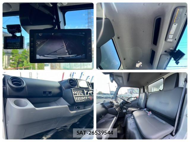 Hino DUTRO 2023-03 8524478-22