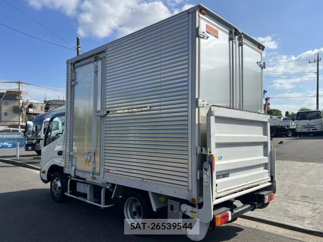 Hino DUTRO 2023-03 8524478-3