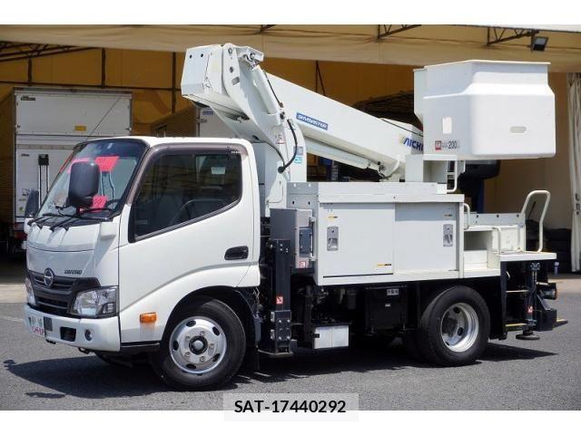 Hino DUTRO 2018-03 8524514-0