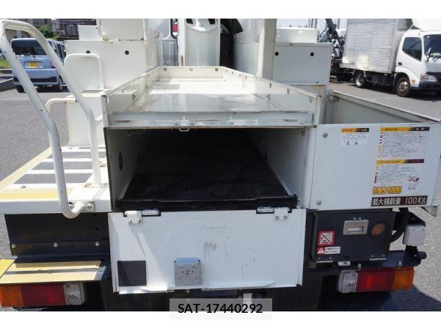 Hino DUTRO 2018-03 8524514-19