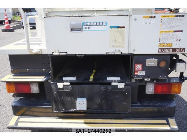 Hino DUTRO 2018-03 8524514-20