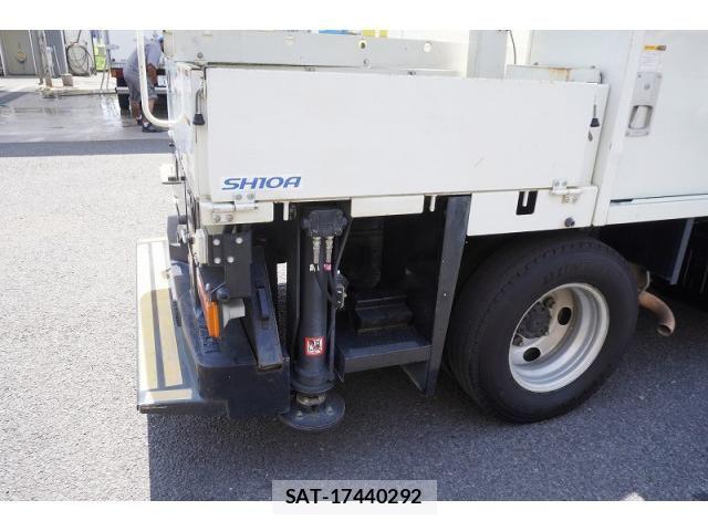 Hino DUTRO 2018-03 8524514-22