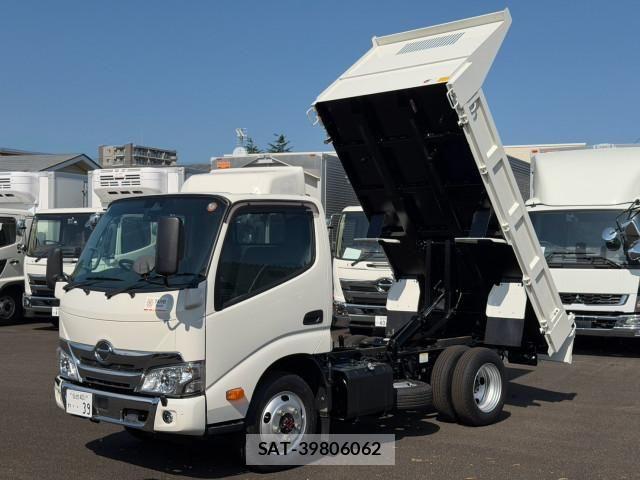 Hino DUTRO 2024-01 8524475-0