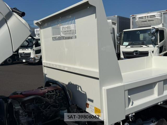 Hino DUTRO 2024-01 8524475-9