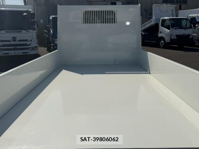 Hino DUTRO 2024-01 8524475-12