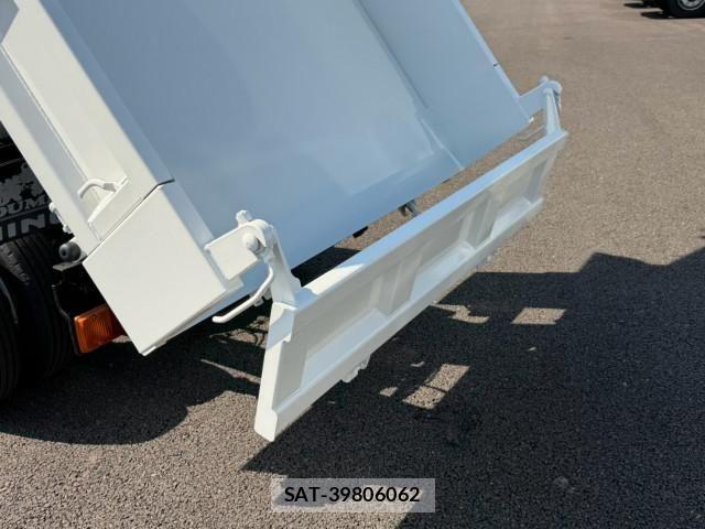 Hino DUTRO 2024-01 8524475-18