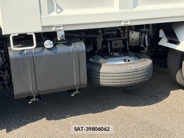 Hino DUTRO 2024-01 8524475-19