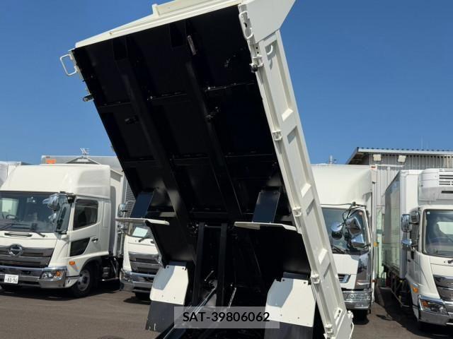 Hino DUTRO 2024-01 8524475-26