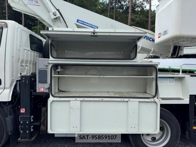Hino DUTRO 2018-01 8524547-9