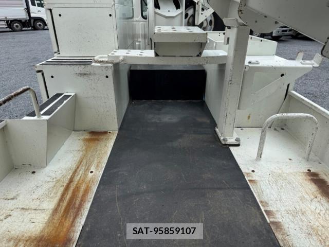 Hino DUTRO 2018-01 8524547-11