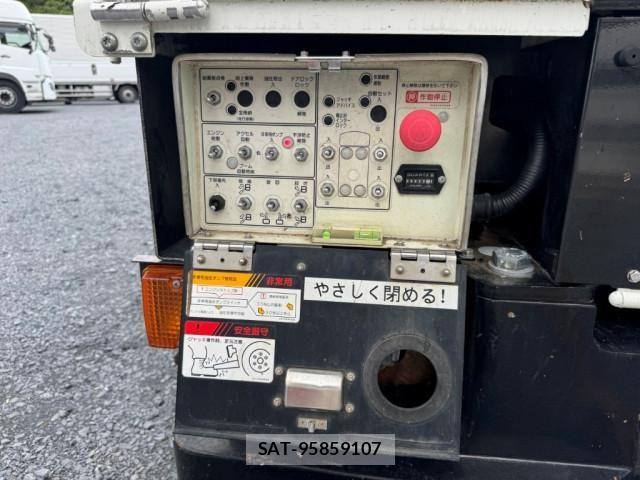 Hino DUTRO 2018-01 8524547-12