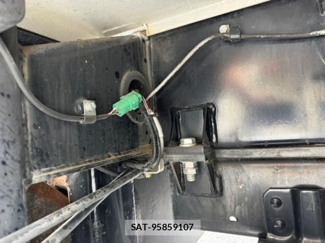 Hino DUTRO 2018-01 8524547-27