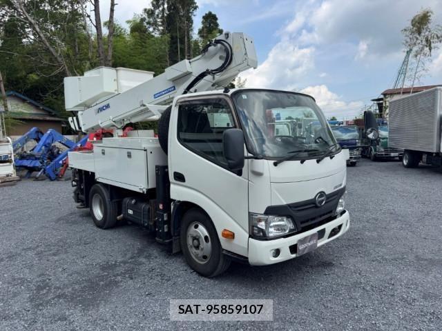 Hino DUTRO 2018-01 8524547-2