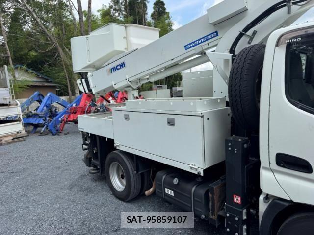 Hino DUTRO 2018-01 8524547-6