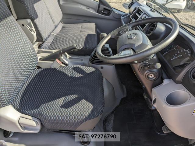 Hino DUTRO 2024-09 8524456-23