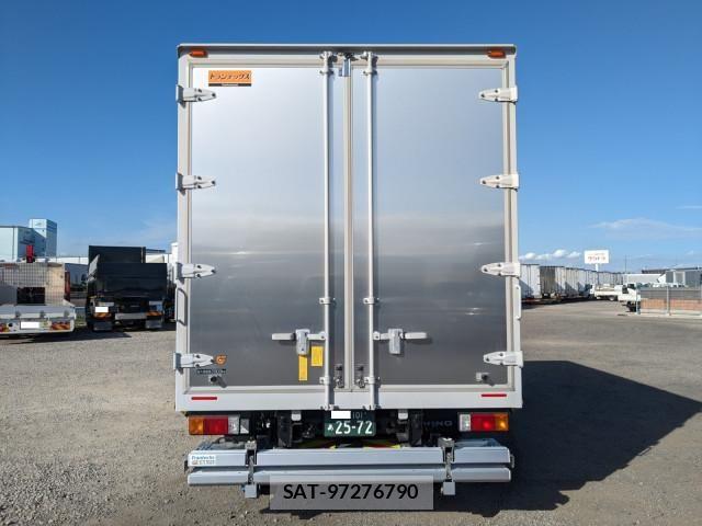 Hino DUTRO 2024-09 8524456-4