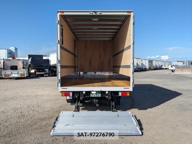 Hino DUTRO 2024-09 8524456-8