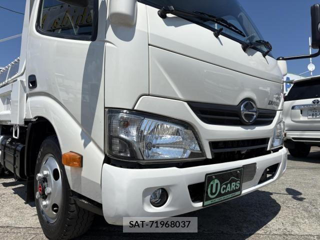 Hino DUTRO 2018-03 8524525-11