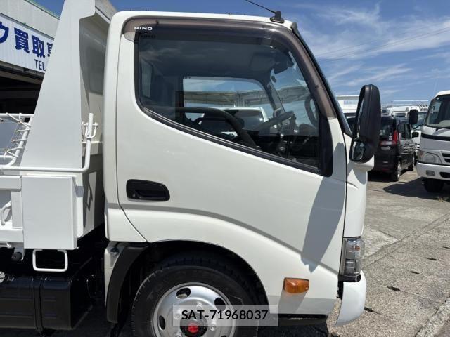 Hino DUTRO 2018-03 8524525-16