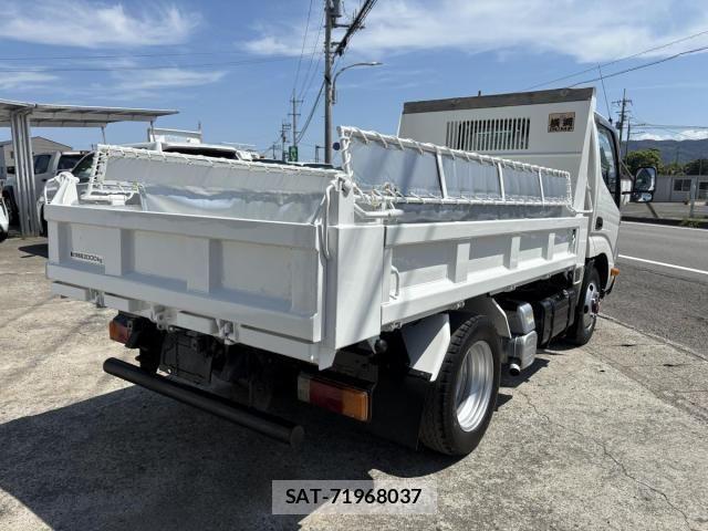 Hino DUTRO 2018-03 8524525-1