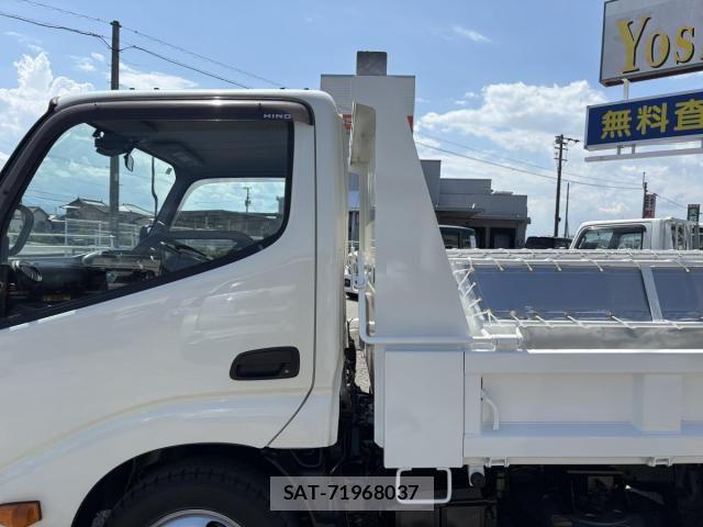 Hino DUTRO 2018-03 8524525-19
