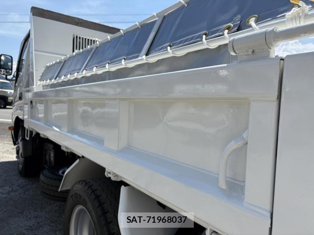 Hino DUTRO 2018-03 8524525-24